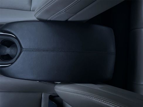 Used 2013 Cadillac ATS Luxury w/ Cold Weather Package image 22