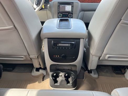 Used 2013 GMC Sierra 2500 SLT w/ Entertainment Package AWD/4WD image 22