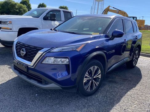 Used 2023 Nissan Rogue SV AWD/4WD image 3