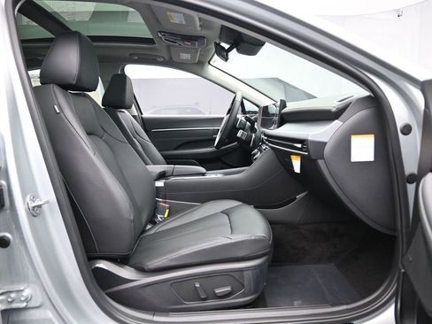 Used 2025 Hyundai Sonata Limited image 35