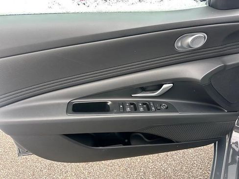 New 2025 Hyundai Elantra SEL image 8