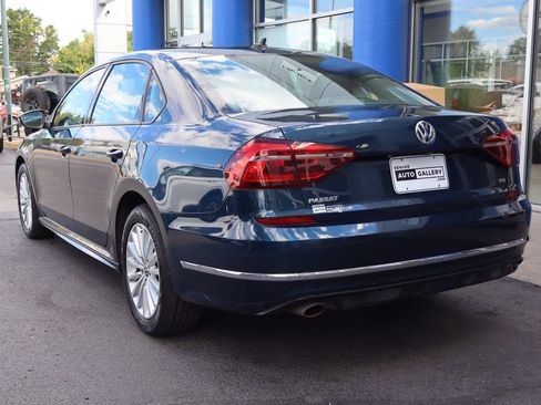 Used 2018 Volkswagen Passat 2.0T S FWD image 3