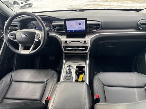 Used 2023 Ford Explorer XLT w/ Equipment Group 202A image 17