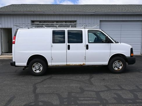 Used 2014 Chevrolet Express 3500 RWD image 3