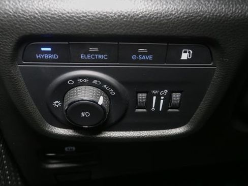 Used 2023 Jeep Grand Cherokee 4WD 4xe w/ Luxury Tech Group II image 40