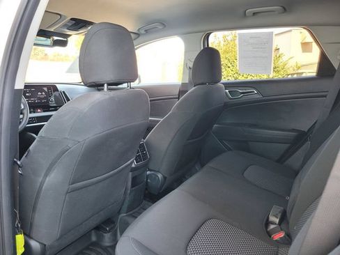 Certified 2025 Kia Sportage LX FWD image 16