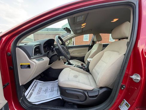 Used 2017 Hyundai Elantra SE w/ Cargo Package FWD image 12