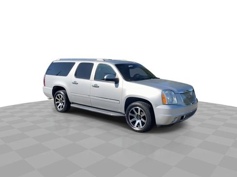 Used 2014 GMC Yukon XL Denali AWD/4WD image 2