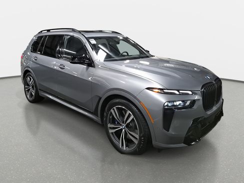 New 2026 BMW X7 M60i image 3