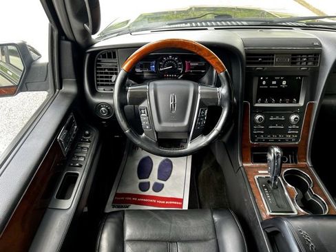 Used 2017 Lincoln Navigator L Select image 35
