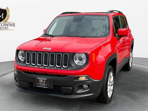 Used 2018 Jeep Renegade Latitude w/ UConnect 8.4 Nav Group AWD/4WD image 1