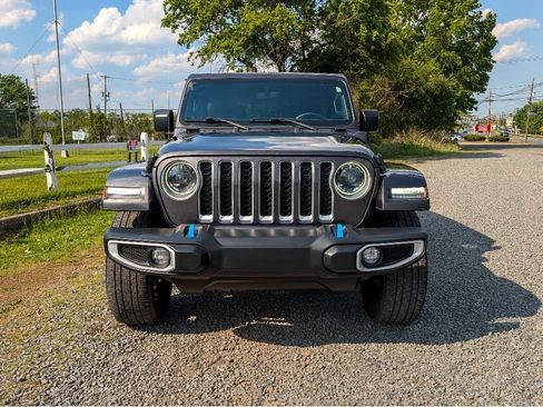 Used 2023 Jeep Wrangler Unlimited Sahara w/ Cold Weather Group AWD/4WD image 2