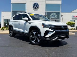 Certified 2024 Volkswagen Taos SE w/ Panoramic Sunroof Package AWD/4WD video 1