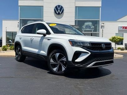 Certified 2024 Volkswagen Taos SE w/ Panoramic Sunroof Package