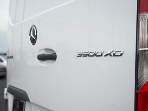 Used 2024 Mercedes-Benz Sprinter 3500 image 18