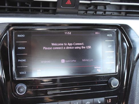 Used 2021 Volkswagen Passat 2.0T SE image 21