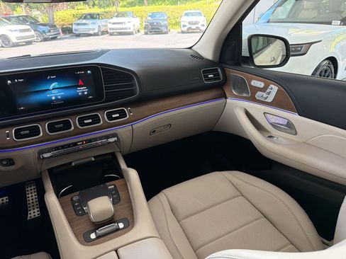 Used 2023 Mercedes-Benz GLS 450 4MATIC image 30