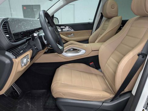 Certified 2026 Mercedes-Benz GLS 450 4MATIC image 9