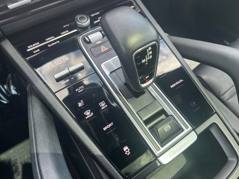 Used 2021 Porsche Cayenne image 16