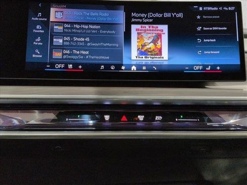 Used 2024 BMW 760i xDrive w/ Premium Package image 15