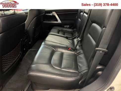 Used 2014 Toyota Land Cruiser image 12