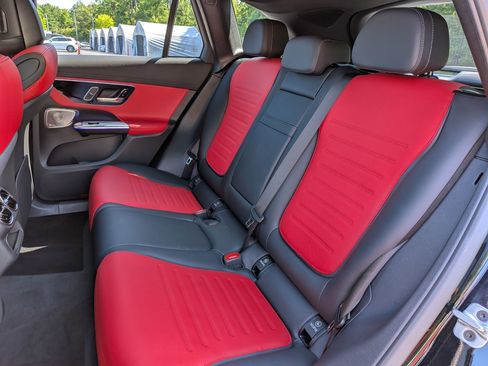 Certified 2025 Mercedes-Benz GLC 300 4MATIC image 31