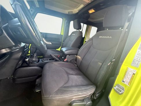 Used 2016 Jeep Wrangler Unlimited Sahara w/ Connectivity Group image 4