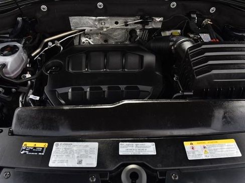 Used 2025 Volkswagen Atlas SE image 27