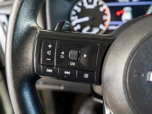 Used 2023 Nissan Rogue S image 23