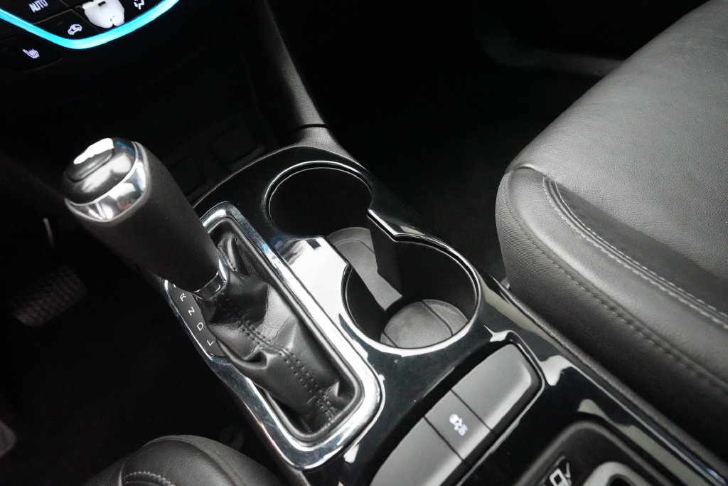 Used 2017 Chevrolet Cruze Premier FWD image 16