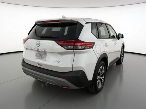 Used 2023 Nissan Rogue SV image 9