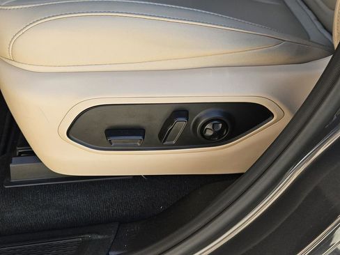 Used 2025 Jeep Grand Cherokee Limited RWD image 13