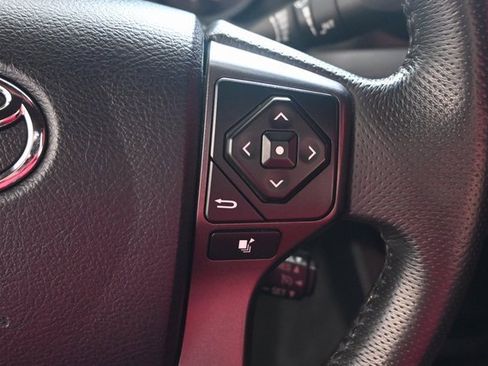 Certified 2017 Toyota Tacoma TRD Off-Road image 20