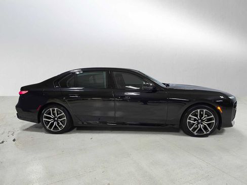 Used 2026 BMW 760i xDrive w/ Executive Package image 2