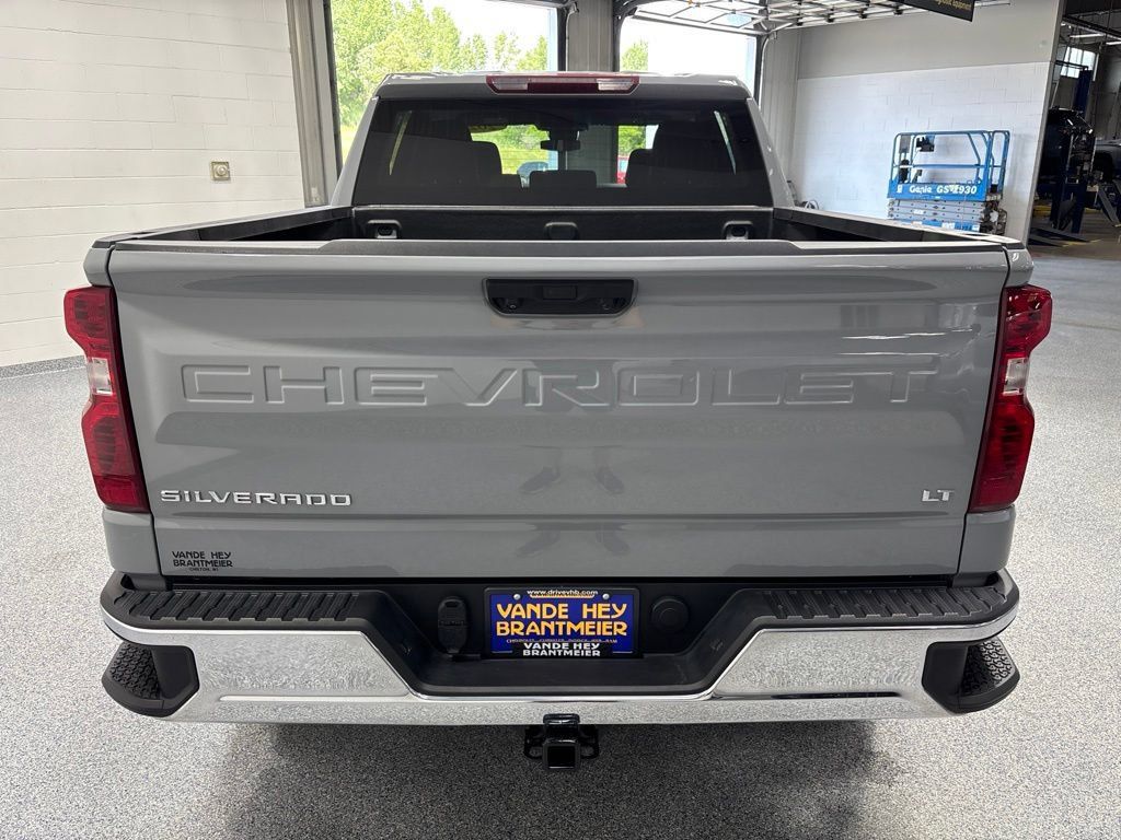 Used 2024 Chevrolet Silverado 1500 LT AWD/4WD image 6
