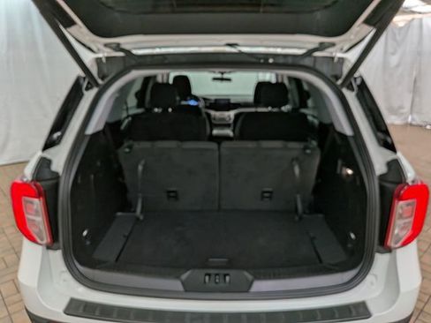 Certified 2023 Ford Explorer XLT w/ Class IV Trailer Tow Package AWD/4WD image 20