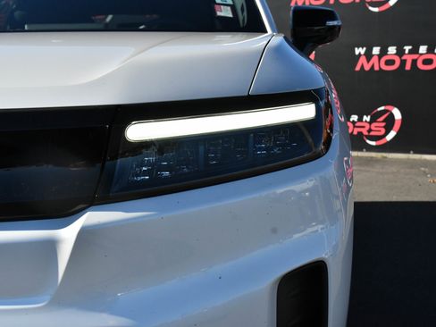 Used 2024 Honda Prologue EX image 11