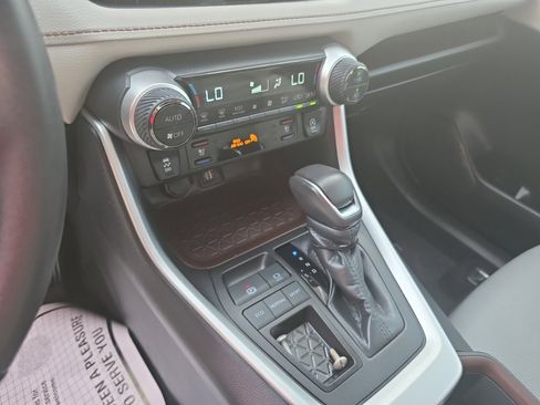 Used 2024 Toyota RAV4 Limited image 10