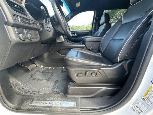 Used 2023 Chevrolet Suburban Premier image 14