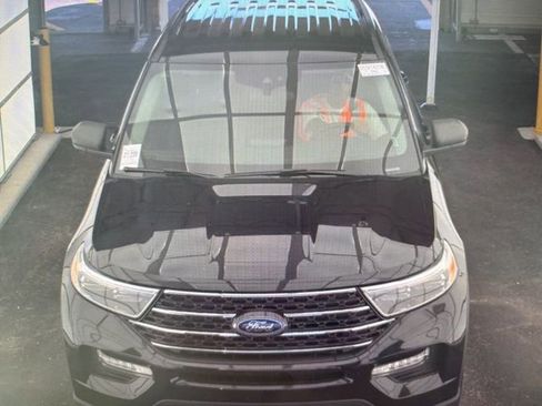 Used 2023 Ford Explorer XLT w/ Equipment Group 202A image 3