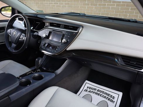 Used 2013 Toyota Avalon XLE FWD image 29