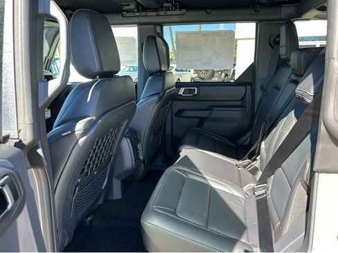 New 2025 Ford Bronco Badlands image 17