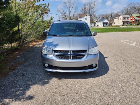 Used 2015 Dodge Grand Caravan SXT FWD image 14