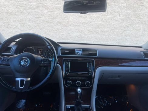 Used 2013 Volkswagen Passat TDI SEL Premium FWD image 21