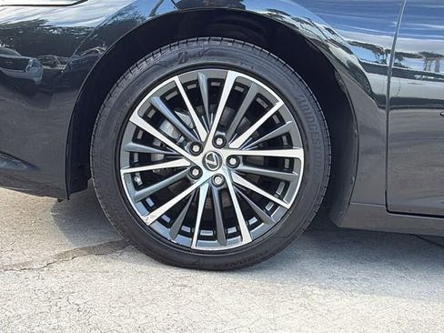 Used 2022 Lexus ES 300h w/ Premium Package image 11