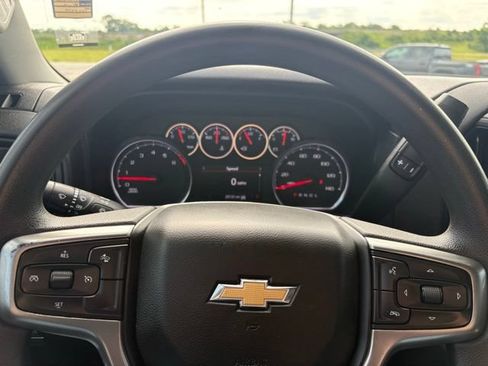 Used 2022 Chevrolet Silverado 2500 Custom w/ Custom Convenience Package AWD/4WD image 33
