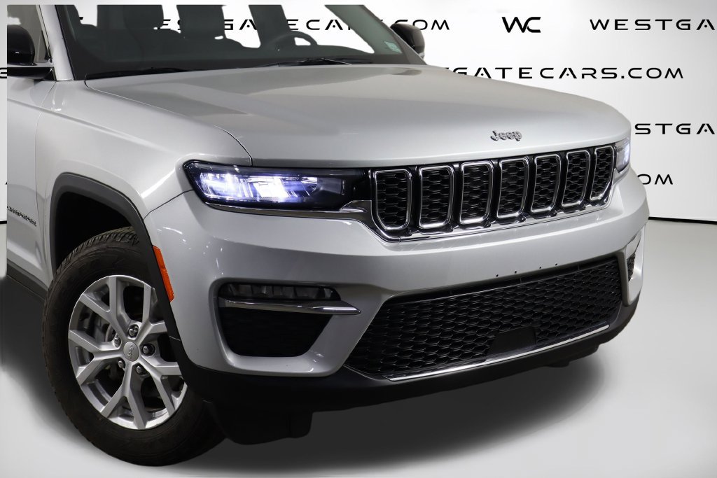 Used 2024 Jeep Grand Cherokee Limited AWD/4WD image 54