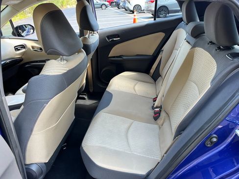 Used 2016 Toyota Prius Four FWD image 21