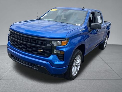 Used 2023 Chevrolet Silverado 1500 Custom AWD/4WD image 2