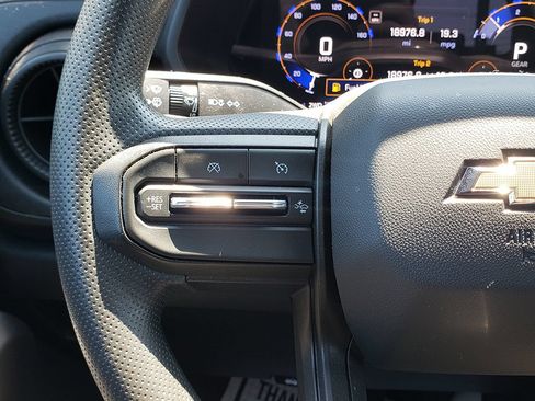 Used 2024 Chevrolet Colorado W/T w/ WT Convenience Package II AWD/4WD image 25
